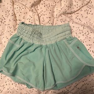 Lululemon tracker shorts